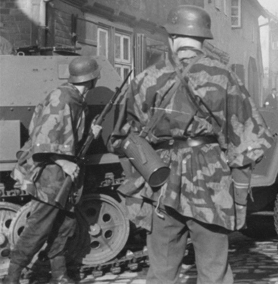 陸軍31年型ツェルトバーン 夏用と秋用の柄がリバーシブルでプリント