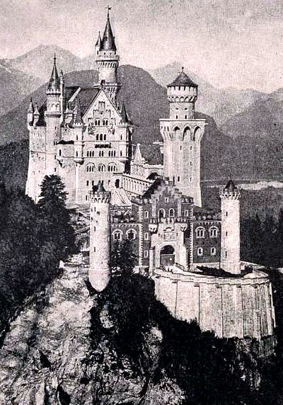 ヒトラーが生きていた時代のノイシュヴァンシュタイン城と一部構造が