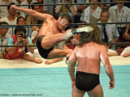 プロレスに興味のなかった子供の頃、アントニオ猪木氏の延髄蹴りだけは