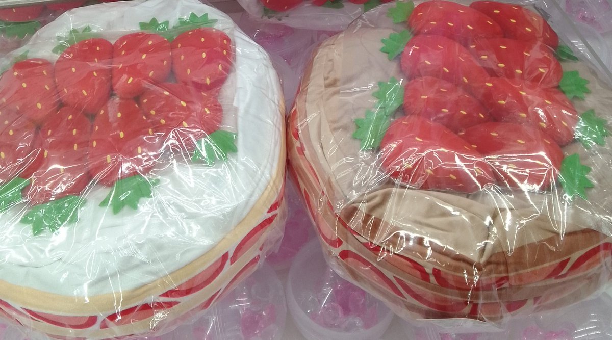 🍰新景品入荷情報🍰 苺ホールケーキぬいぐるみ～生クリーム＆ショコラ