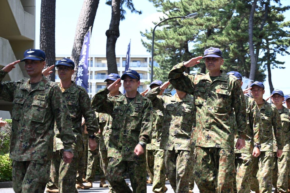 基本降下課程修了】 第335期基本降下課程学生は、全5回の降下を