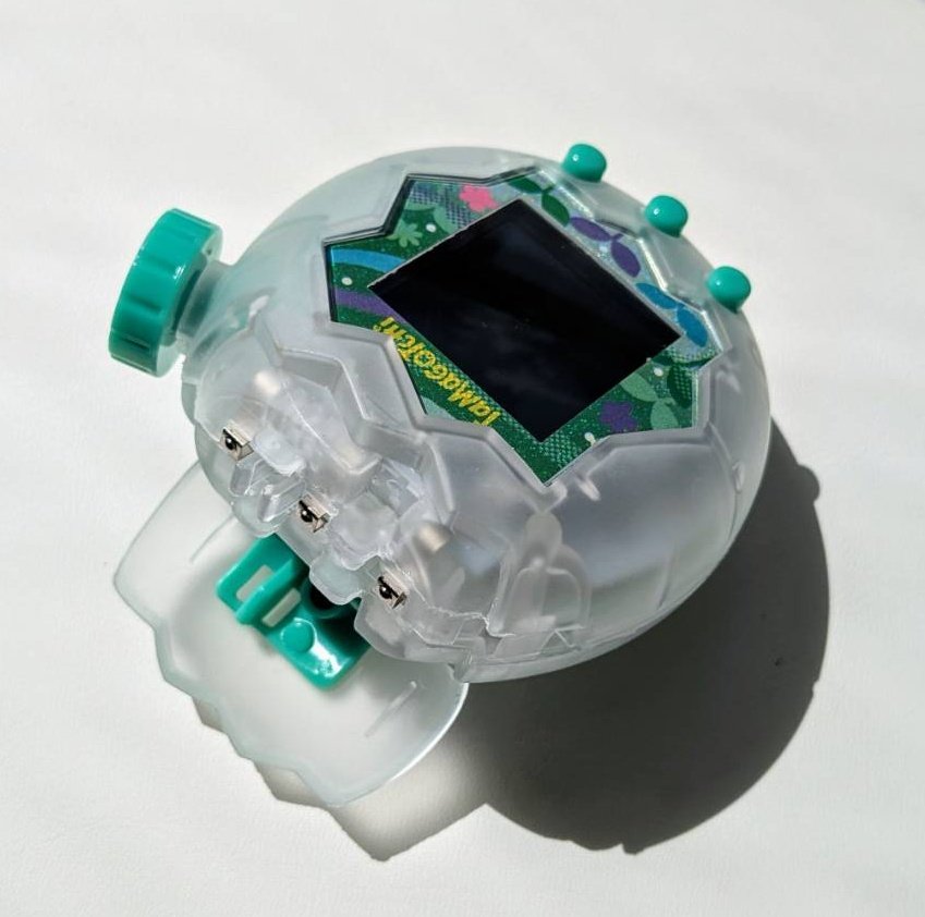 たまごっちのスキンカスタムした✨🤍 スケルトンのたまパラがこの世に