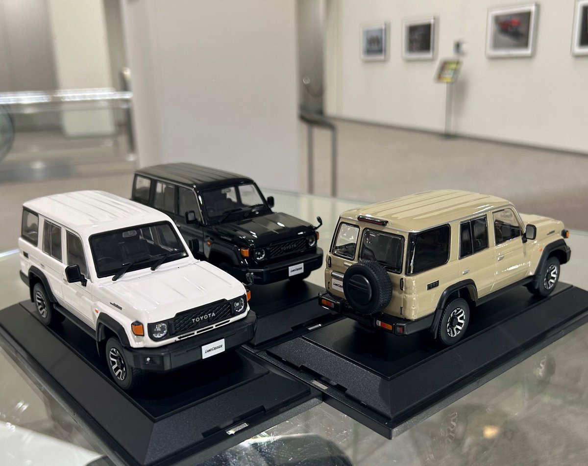 トヨタ博物館 新型 ランドクルーザー250 1/30カラーサンプルミニカー