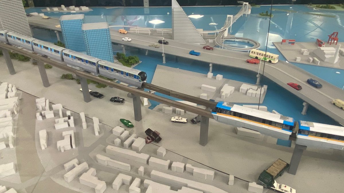 ありがとう模型広場／ 沿線の情景を再現し、モノレールご利用の皆様を