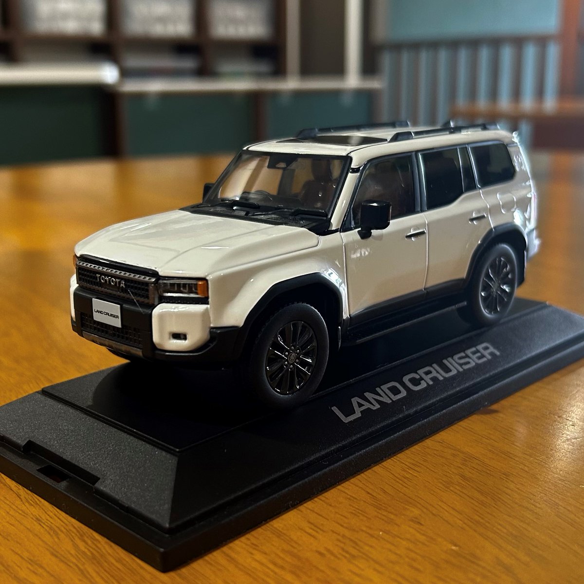 新型 #カラーサンプルミニカー 発売！ ＼ 4/25（木）より #トヨタ