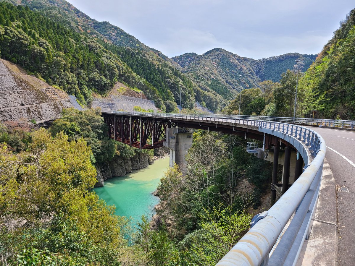 🦌県道東郷西都線 鹿遊大橋(宮崎県木城町石河内)は鋼単純非合成箱桁橋