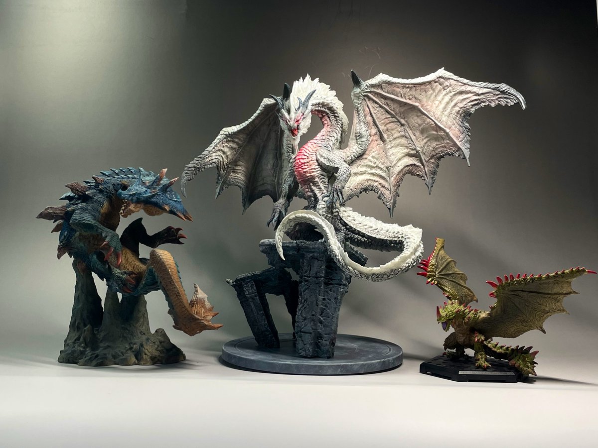 祖龍ミラボレアス 市販のモンハンフィギュアと比較するとこのくらいの