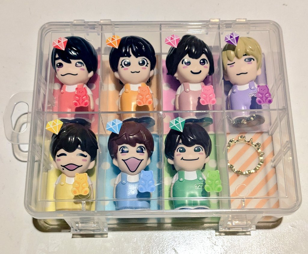 収納どうしようかと悩んでた所に素敵なアイテムのアイディア😍娘が書い