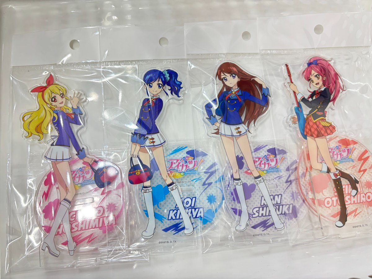 📢入荷情報 📢 アイカツ！ 5周年 アクリルスタンド (開封済み) いちご