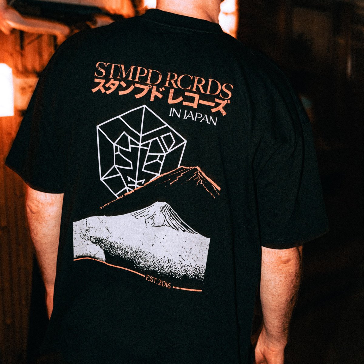 オフィシャルグッズ撮影しました📸(新宿で) 26日にGMO SONIC会場と