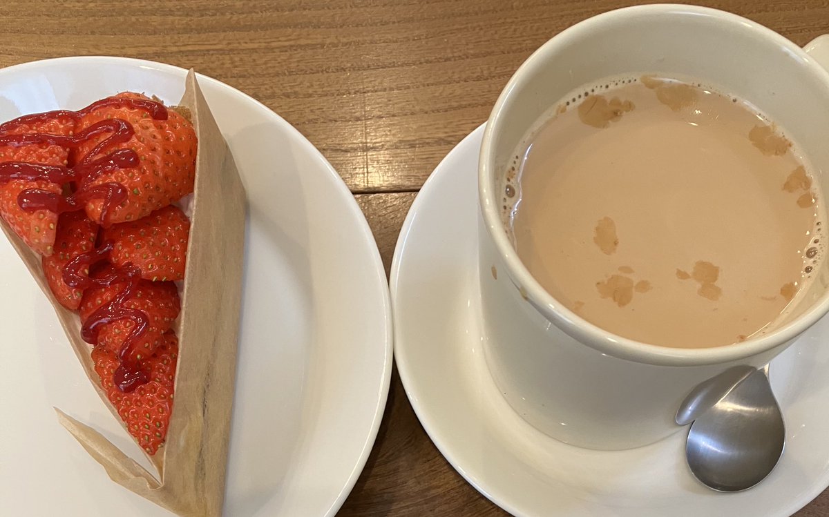 チョトブレイクタイム 苺のタルト ロイヤルミルクティー 洋菓子屋