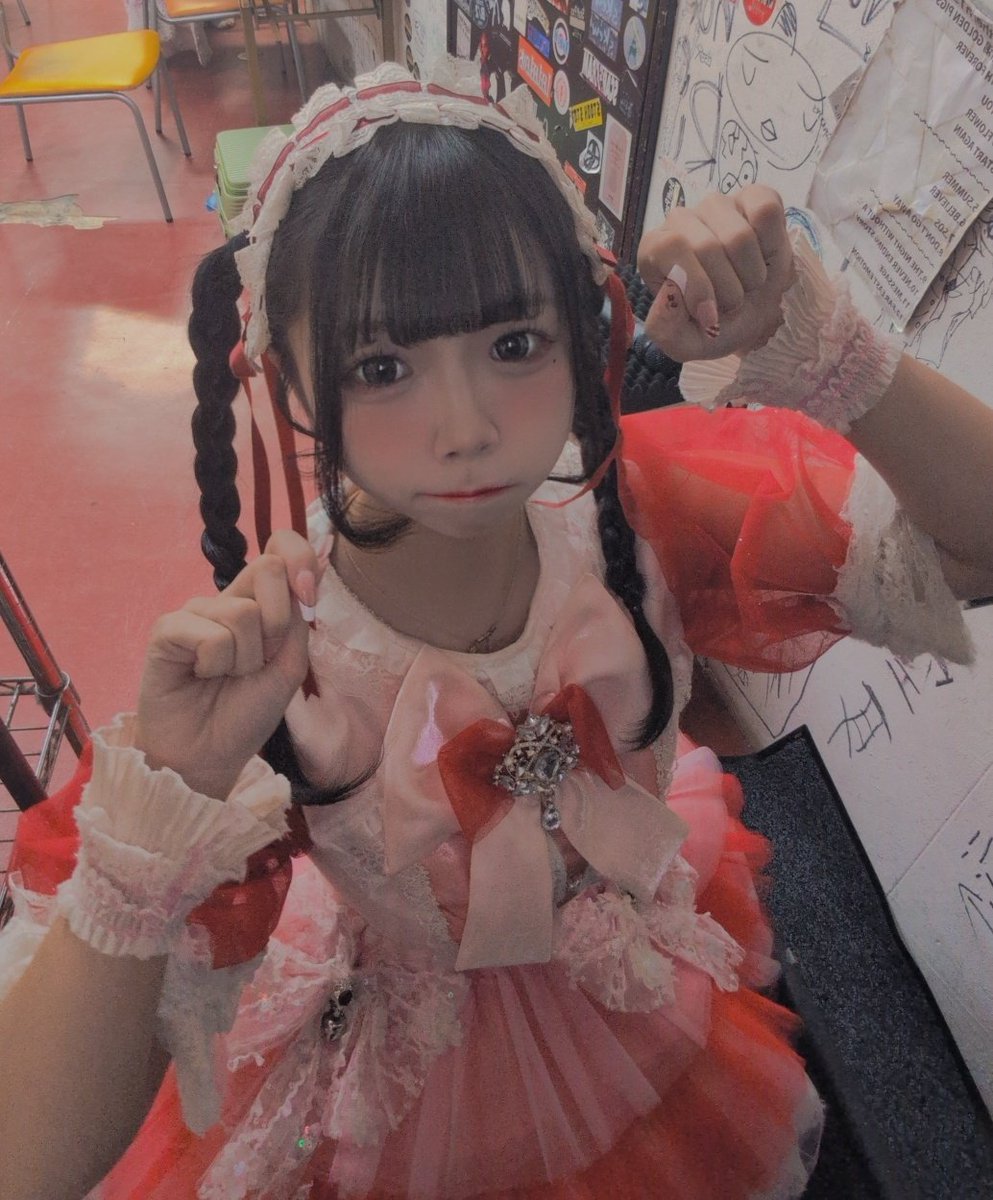 ライブありがと！！ 赤色のサイリウムたっくさんみえて嬉しすぎた