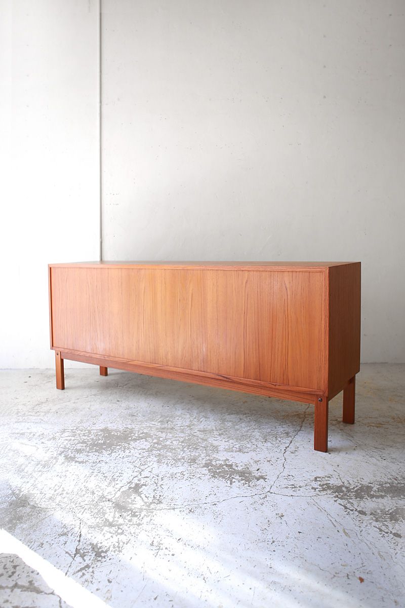 Bellows door Low Board from Denmark | phono | 金沢 北欧 中古家具