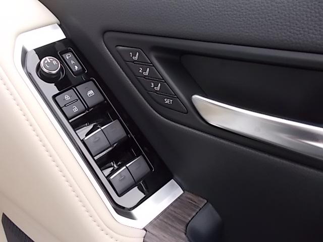 トヨタ ランドクルーザー ZX 登録済未使用車 サンルーフ 電動革