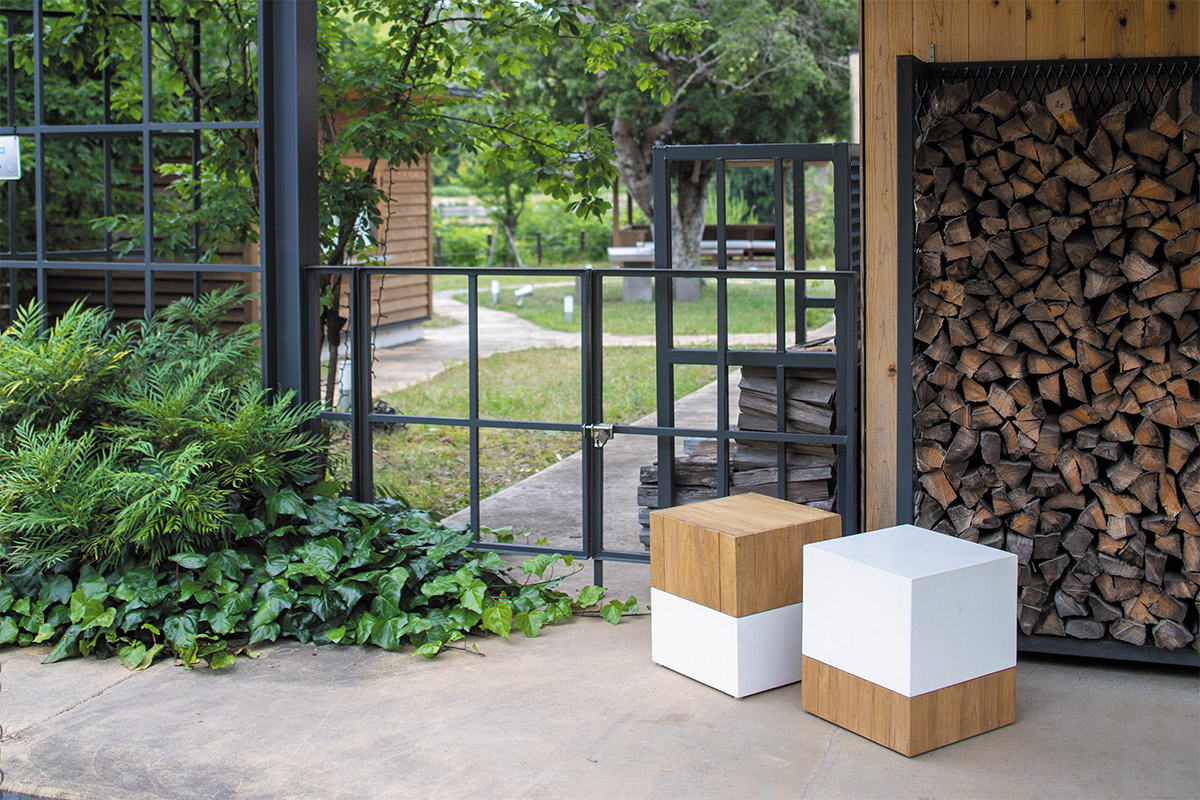 サム キューブ テーブル／スツール トップチーク - ガーデン