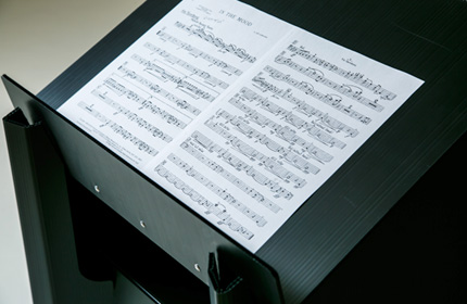 ビッグバンド用の譜面台｜プラスチックダンボール製 | 河野産業