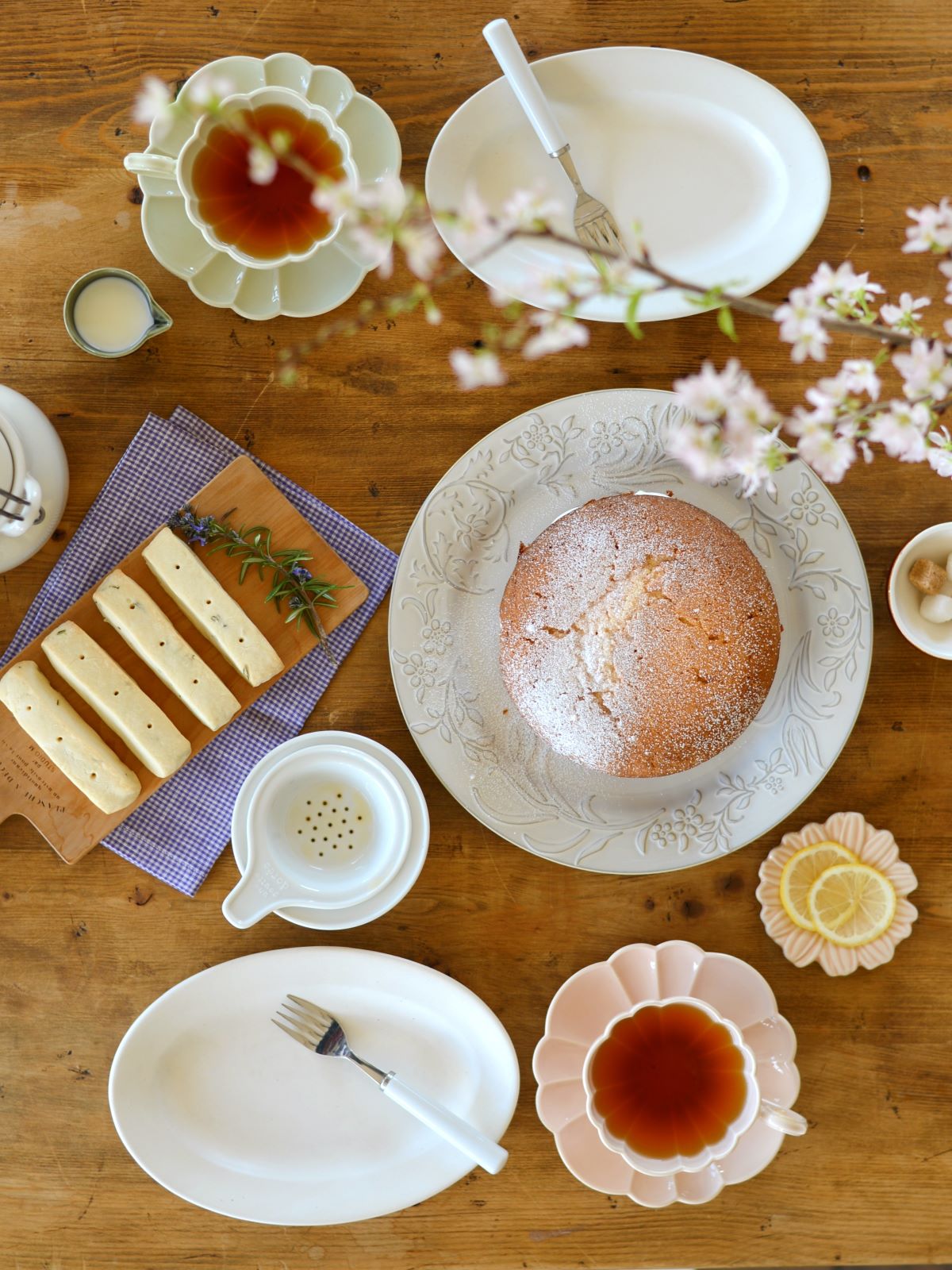 レコメンド :: 植物モチーフの器 :: アロッロ ディナープレート