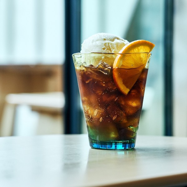 スタバ×伝統工芸】主役は「器」！？五感で楽しむバーが期間限定