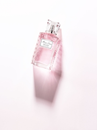 ディオールの人気NO.1フレグランス 「ミス ディオール」からほのかな