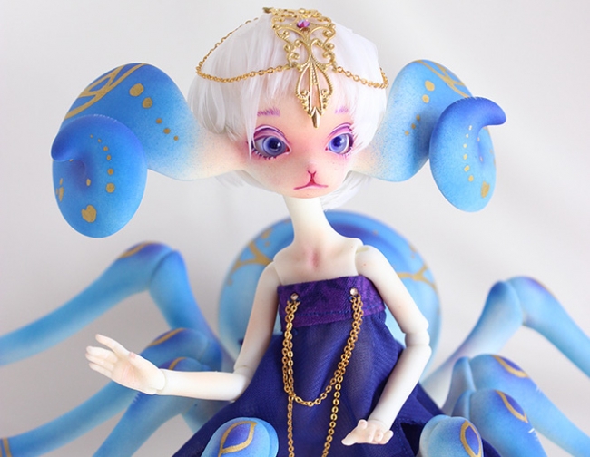 DOLK】青よりも蒼い蜘蛛の女王。大人気の限定クモドールがフランスの