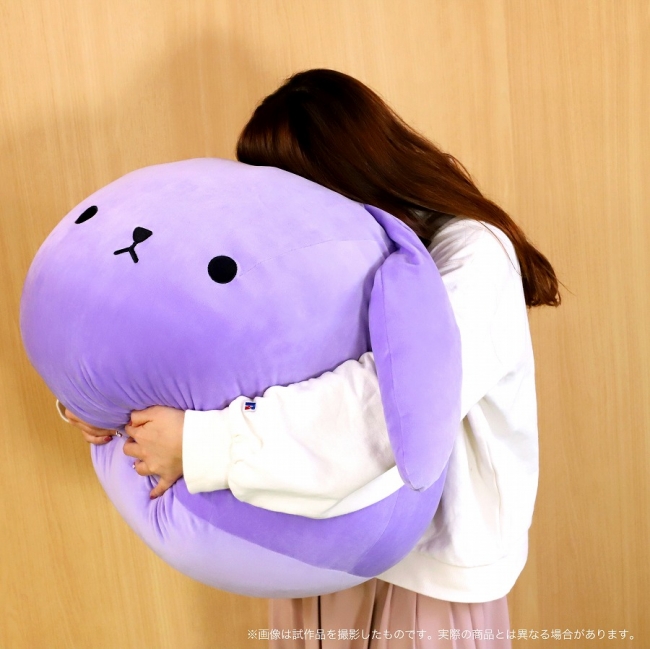 ツキウタ。』より、「ツキウサ。まん」がビックサイズのクッションに