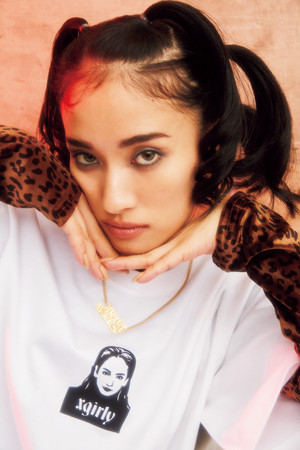 X-girlとE-girls YURINOの第三弾コラボレーションが11月13日(金)に発売