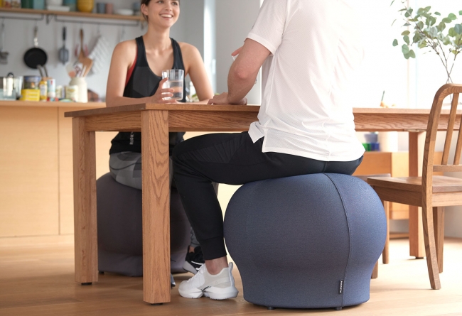 コアを鍛えるバランスボールチェア MAROOMS（マルームズ）がクラウド