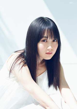 笑顔に自信が持てるようになった」乃木坂46・賀喜遥香が務める「B.L.T.