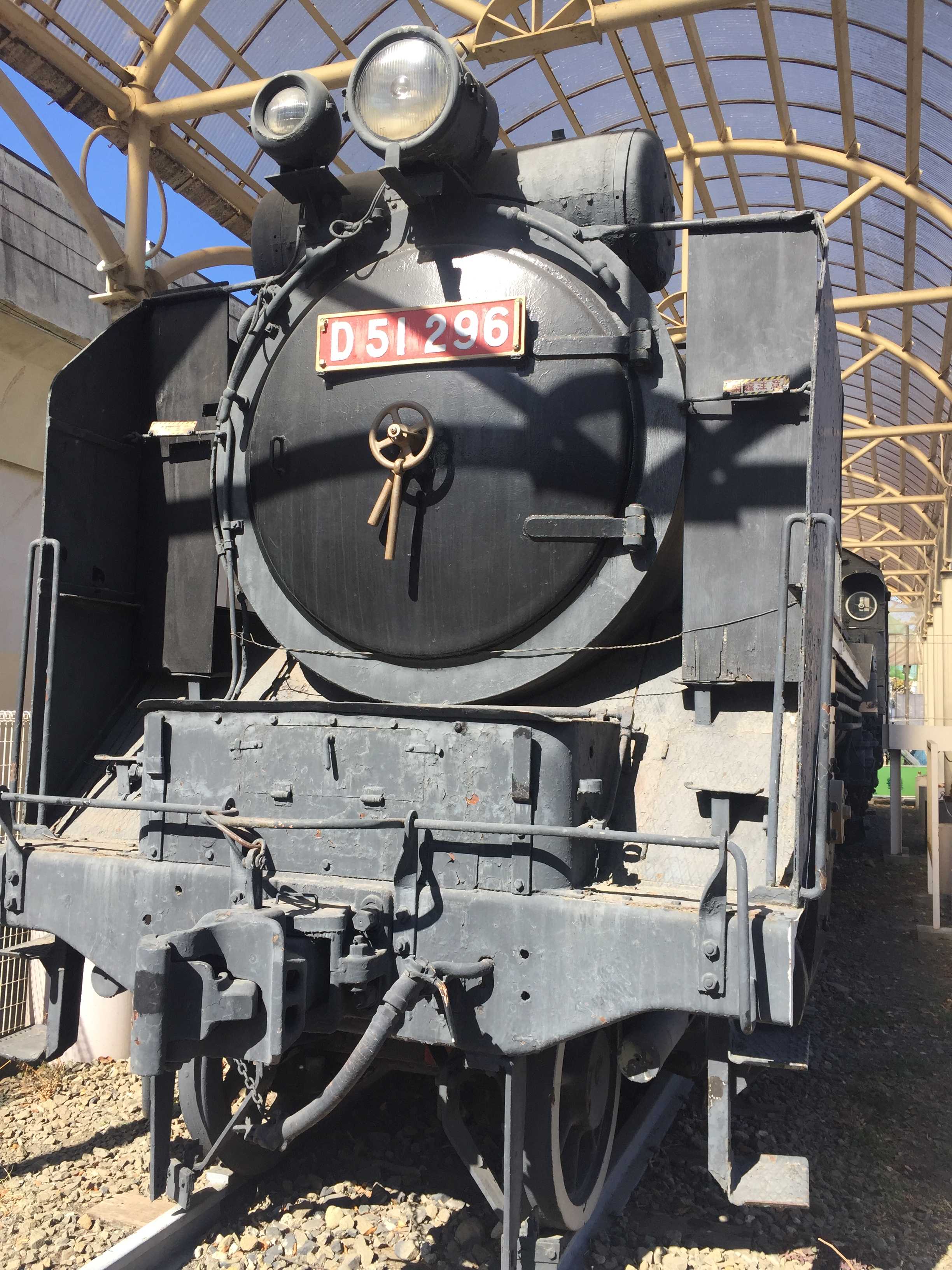 都電6000形車両（府中市郷土の森公園）＆ 新田義貞像 - 村内伸弘の