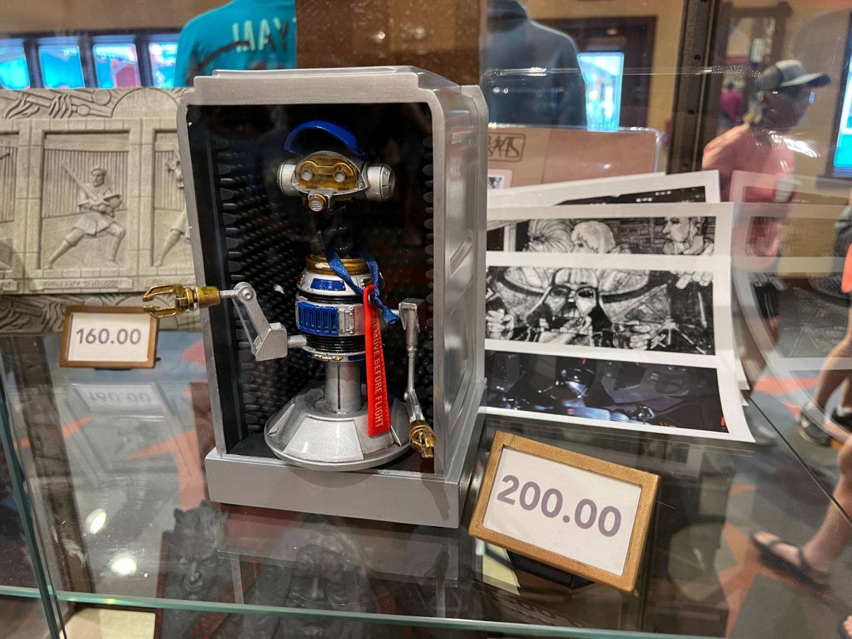 Limited Edition RX-24 'Captain REX' Star Tours Figure Lands at