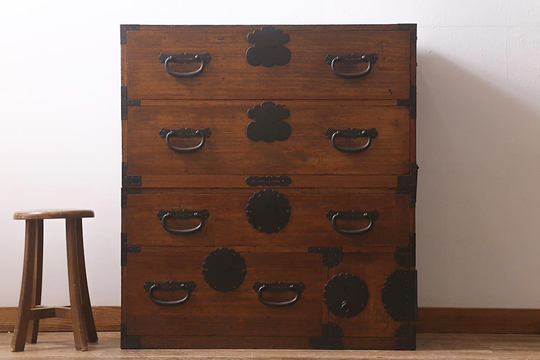 着物収納用の桐箪笥(桐たんす)を探すなら中古品に注目！品質も値段も