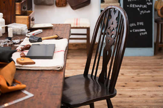 アンティーク家具を修理して使い継ごう！職人によるリペアがおすすめ