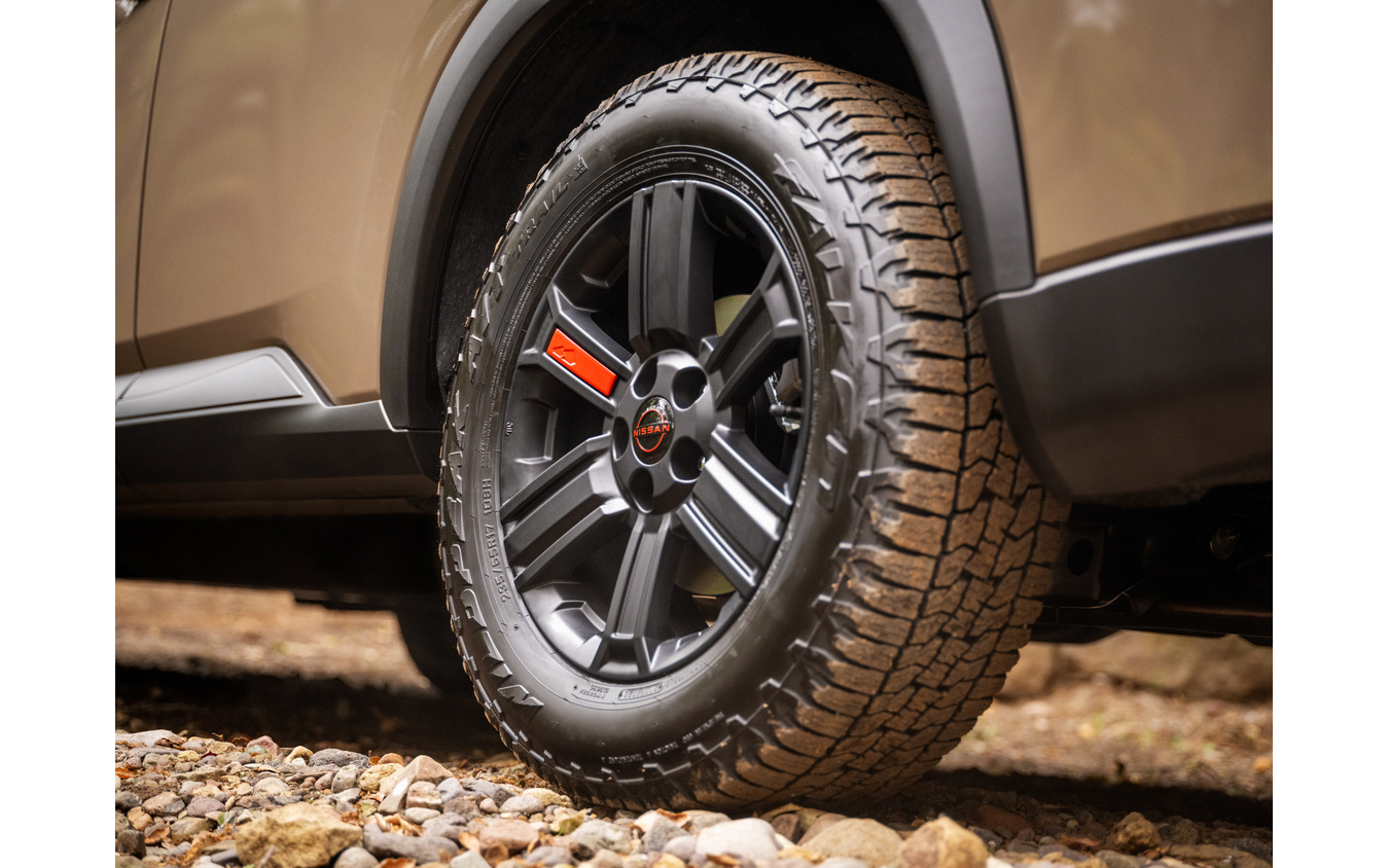 日産エクストレイルの米国版『ローグ』2025年モデルに「冒険仕様」登場