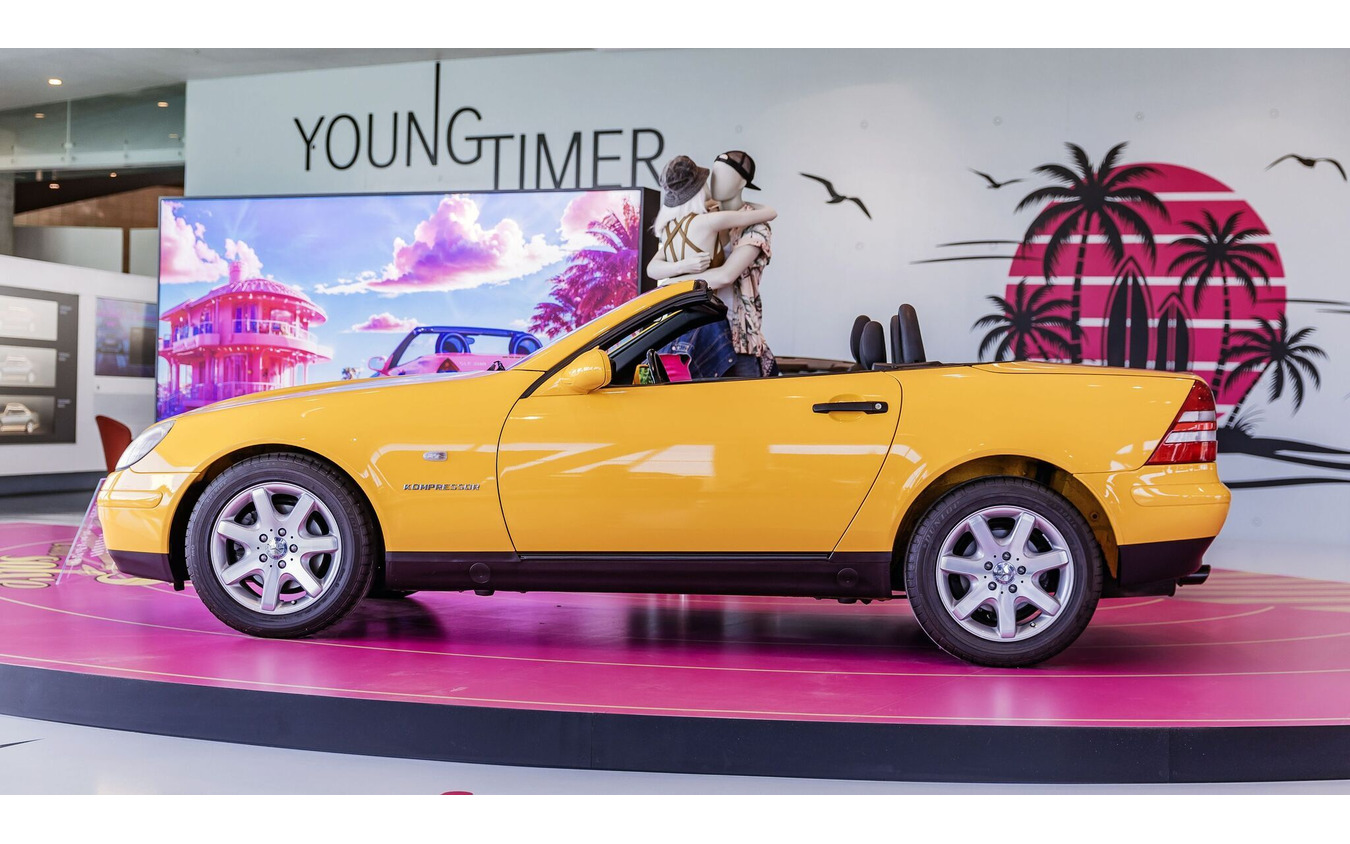 黄色いSLK」は変革の象徴だった、メルセデスベンツ博物館で「ヤング