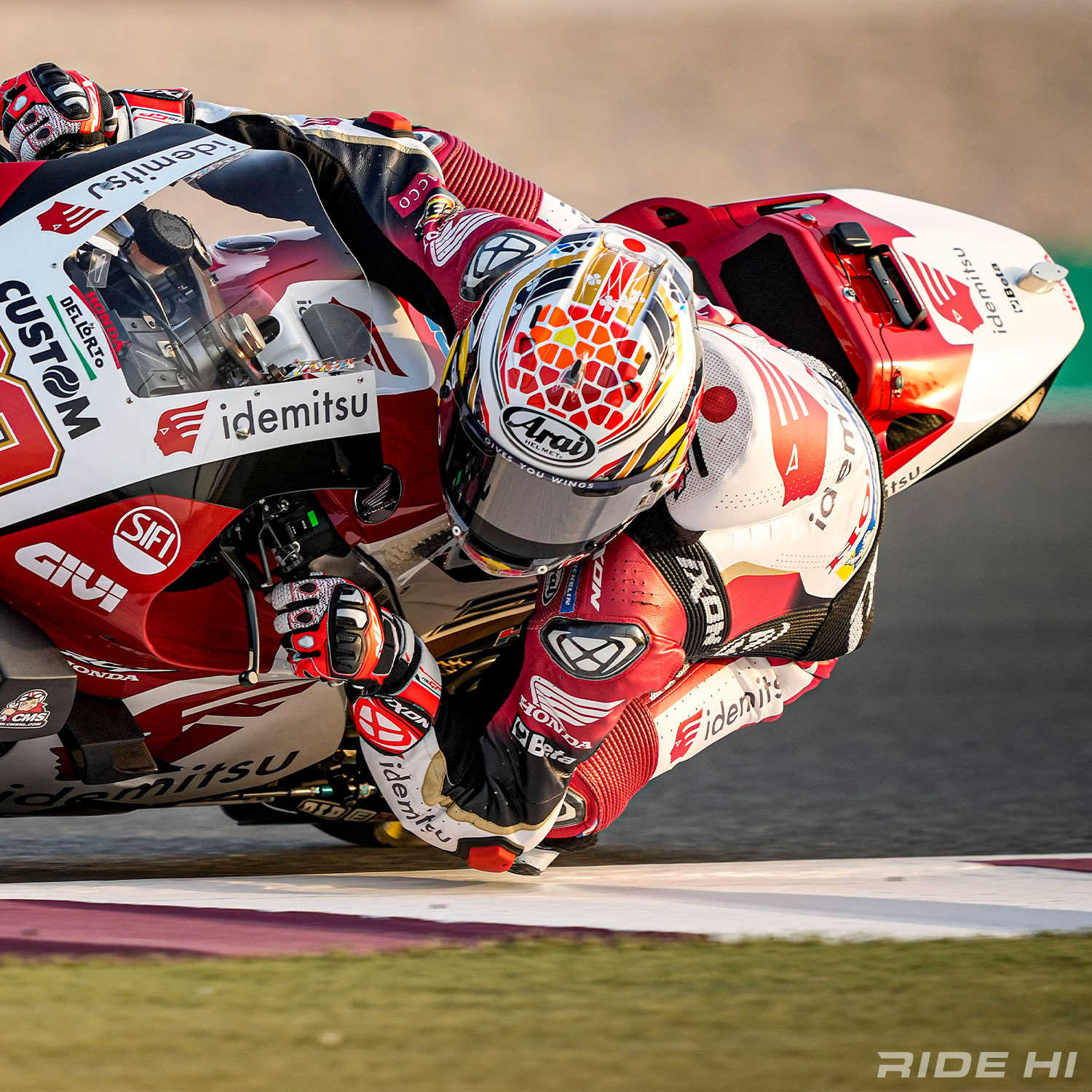 MotoGPライダー、中上貴晶が着用するIXONの春夏ウエアが上陸。アジアン