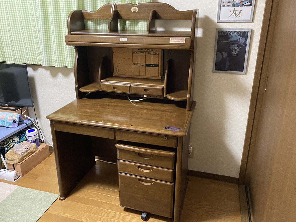 学習机を面影いっぱいリメイク！ワゴンや上置き棚のパーツも活かし
