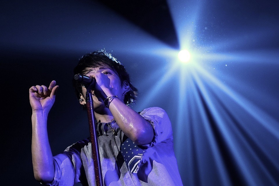 UVERworld、2015年のXmasライブより“Roots”の映像公開！ (2016/10/12