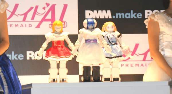 卓上ロボットアイドル「プリメイドAI」が人気アイドルグループとコラボ