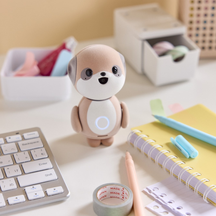 シャープが新AI製品「ポケとも」発表 – ロボットとアプリで展開する