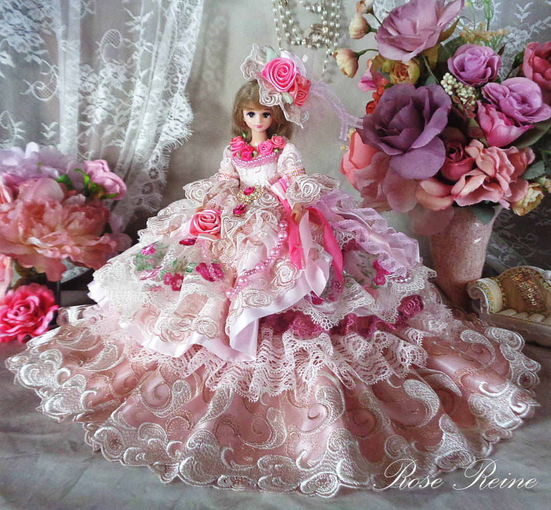 ドールアウトフィット・ドールドレス。ベルサイユの薔薇をイメージした