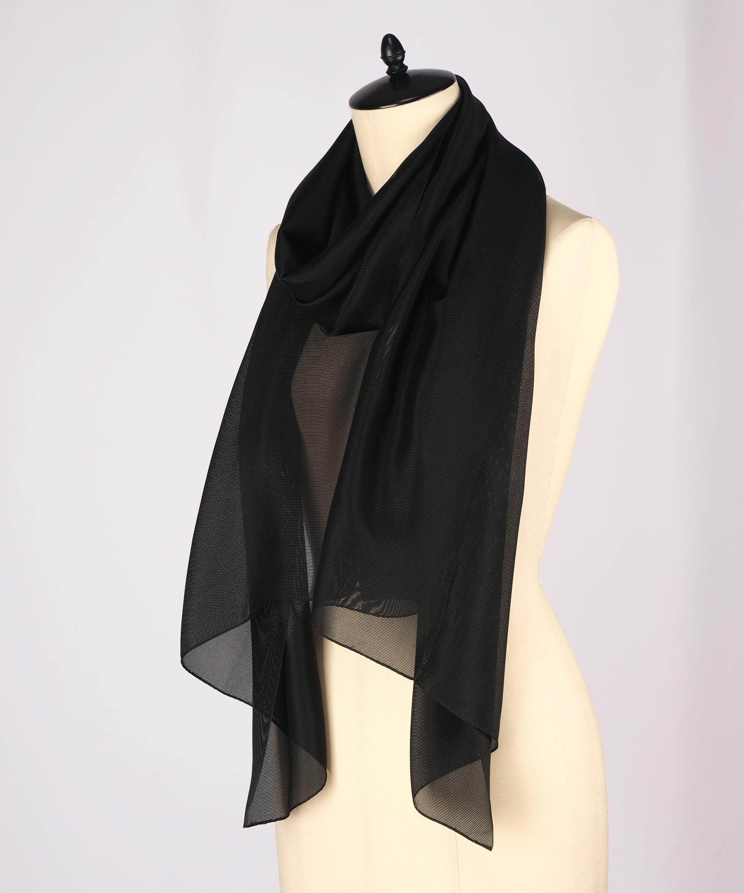 黒の中の黒 絽の漆黒シルクストール