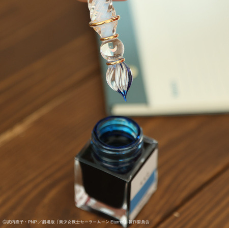美少女戦士セーラームーン」1本1本手作りされたガラスペンの美しさに