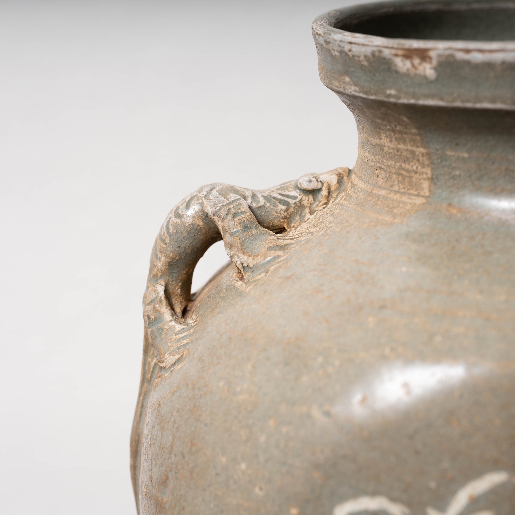 高麗 青磁象嵌草花文獣耳扁壺 – 燦禾 SANKA