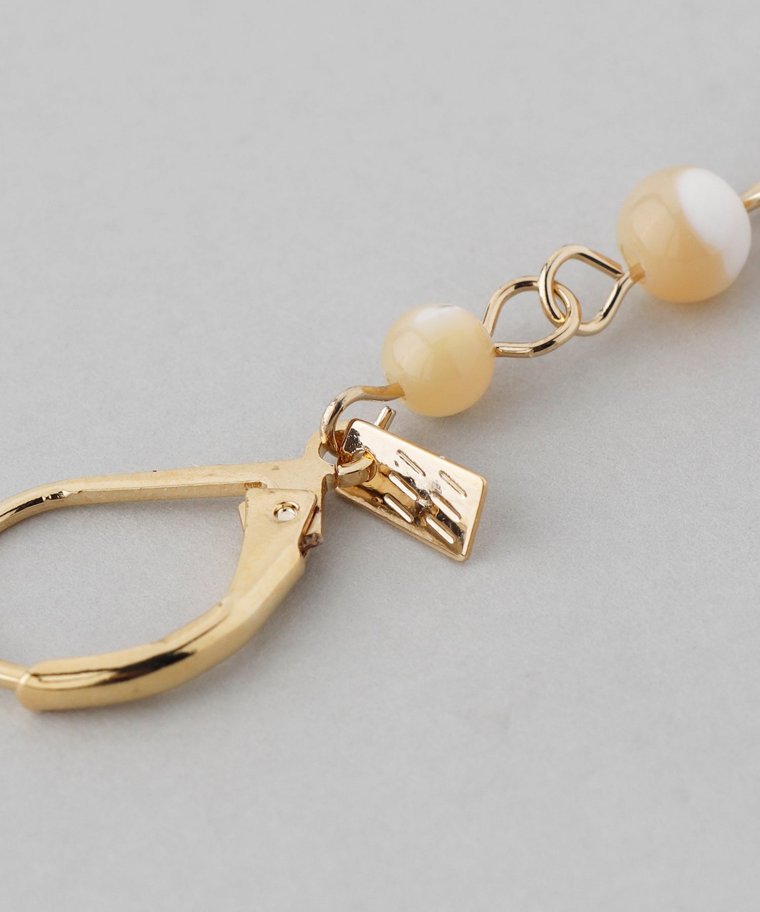 mimi33】マザーオブパールピアス[Sheerchic]｜SANPO ONLINE(サンポー