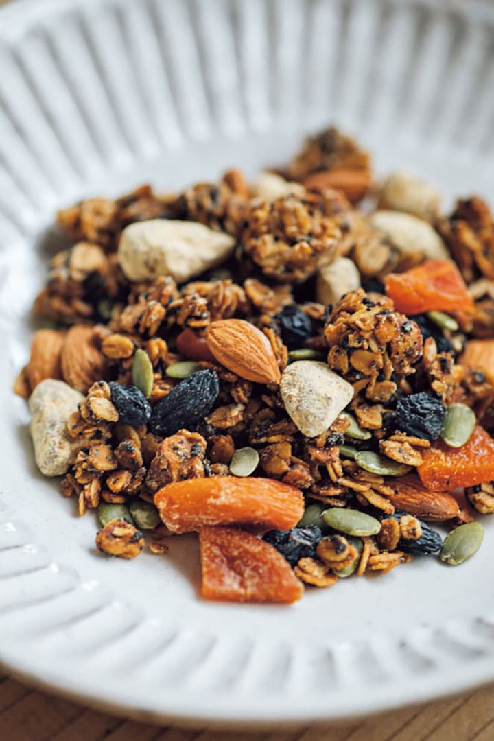 人と、料理と偶然に出合う “山小屋”のような場所 | SAVVY.jp | 関西の