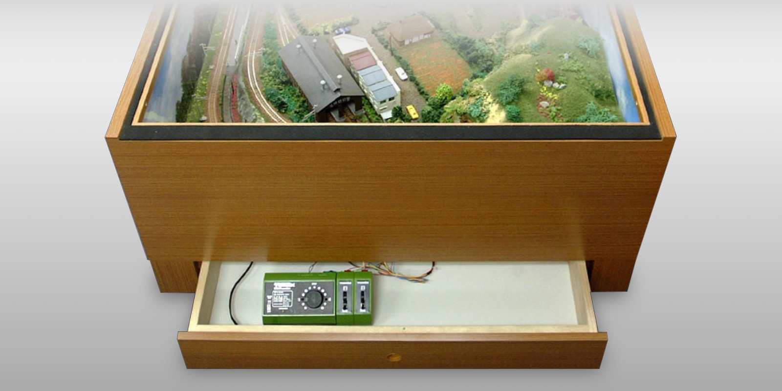 鉄道模型やジオラマの鑑賞・保管に - テーブルタイプの鉄道模型ショー