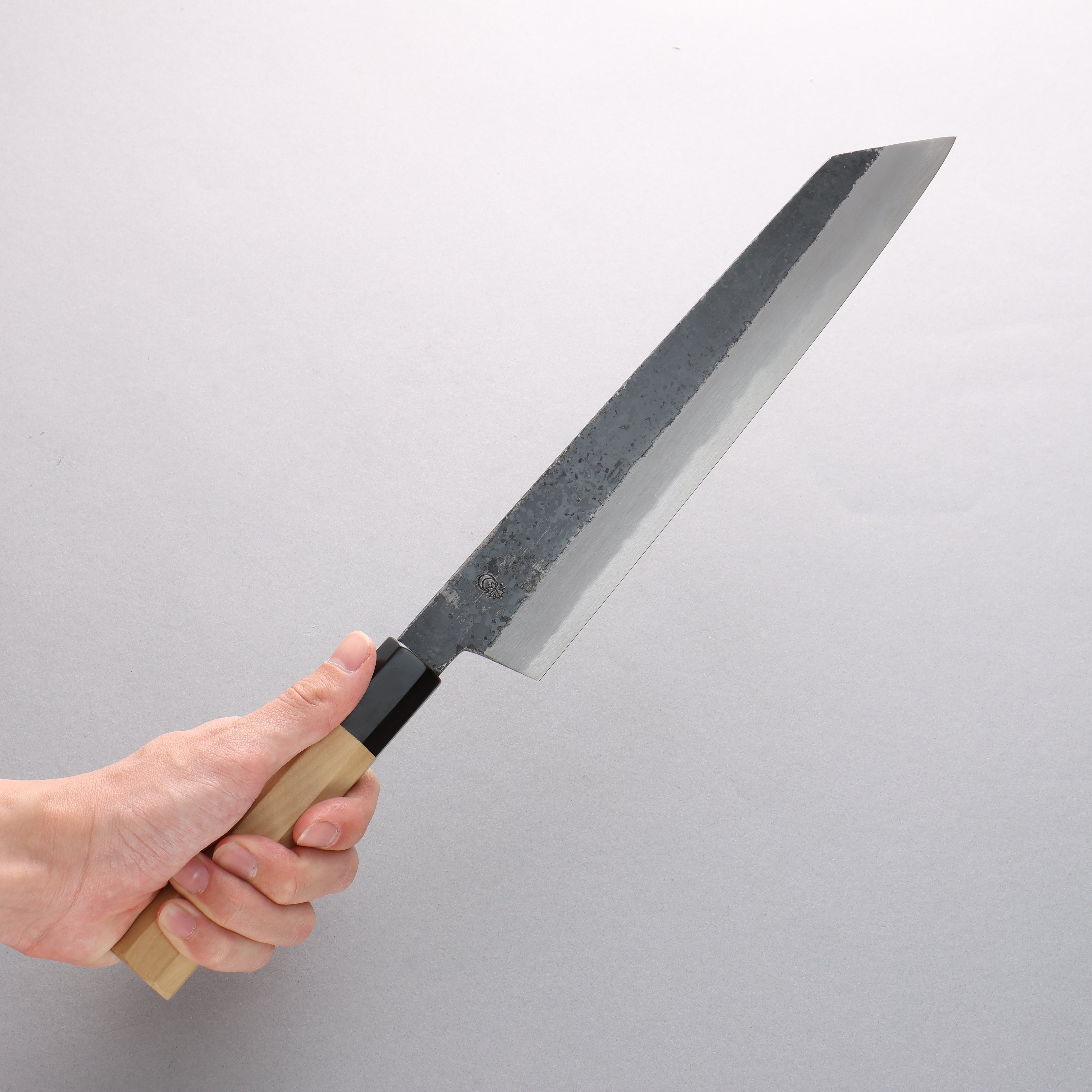 菊月 白ニ鋼 黒仕上げ 切付牛刀包丁 270mm 朴柄 – 清助刃物 Japan