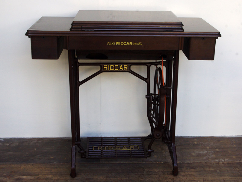 No.557 RICCAR リッカー製 家庭用足踏みミシン：アンティークミシン