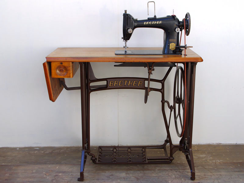 No.174 Brother TA1-B18 ブラザー製 職業用足踏みミシン：アンティーク