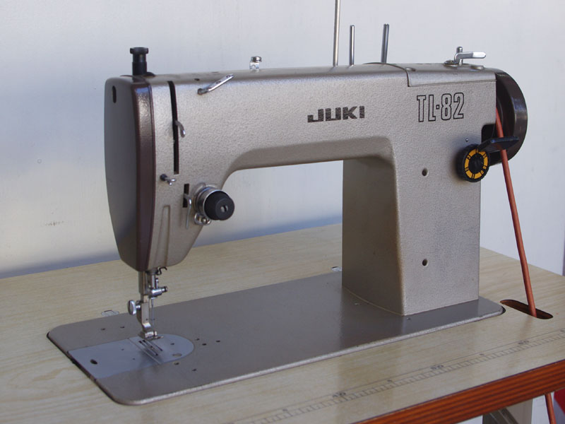 No.200 JUKI TL-82 職業用足踏みミシン：アンティークミシン修理士の